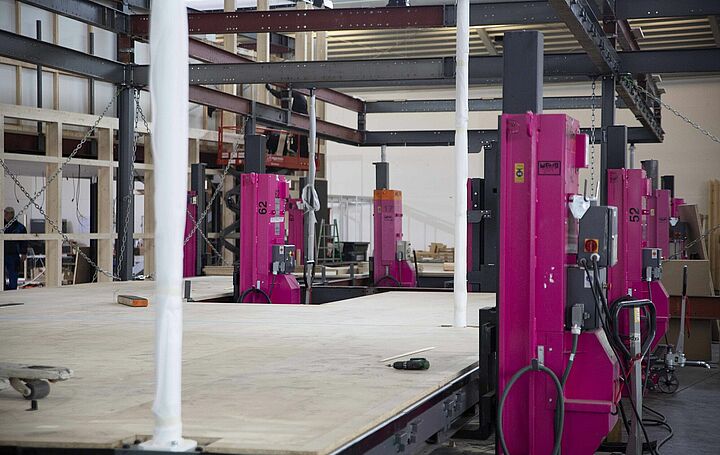 Mobile Hebeböcke für Messebau Modell EHB706PR204, Tragkraft 6,5 t pro Hebebock